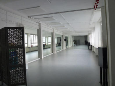 Bewegungsraum (60m2) mit abgetrennter Garderobe